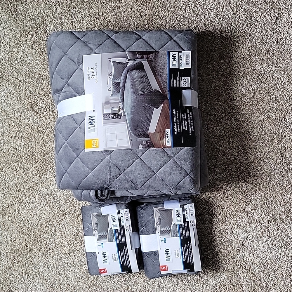 NWT VCNY full/queen quilt h 2 shams
